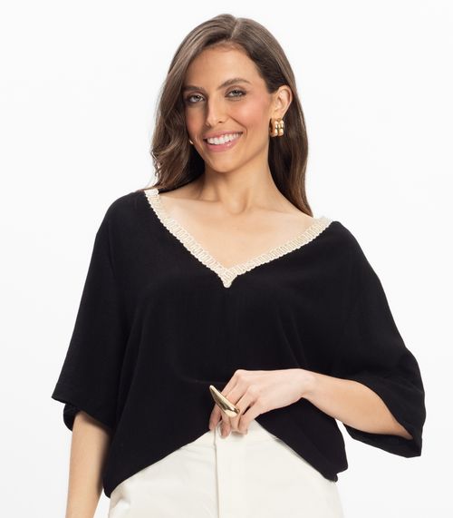 T- shirt em V Feminina Endless Preto