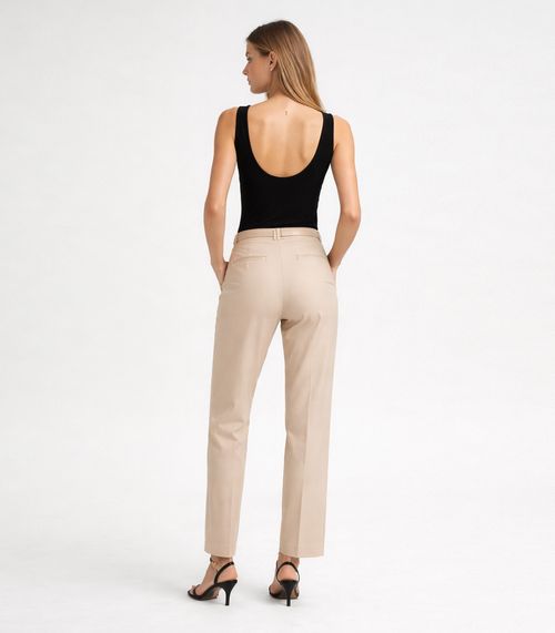 Regata Feminina Decote Nas Costas Infinita Cor Preto