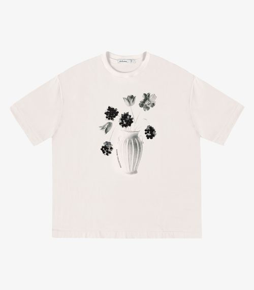 T Shirt Feminina Com Estampa Localizada Endless Bege