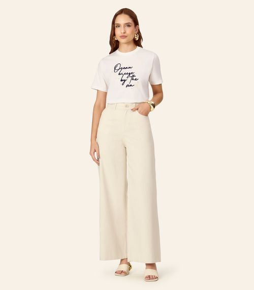 T-Shirt Feminina Com Rebite e Bordado Endless Bege